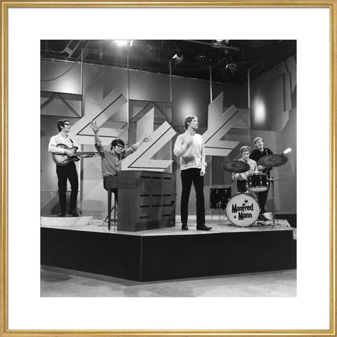 Manfred Man performing on Ready Steady go 1964