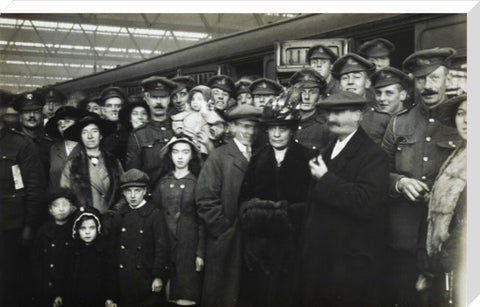 Soldiers leaving for the war from Waterloo Station 1916.