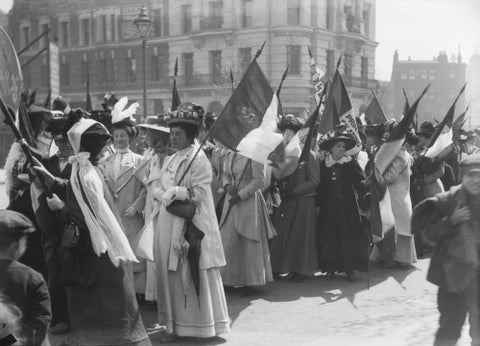 Suffragettes in a procession to promote the Women's Exhibition 1909