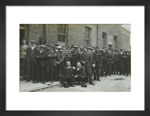 Grenadier Guards reservists queueing to re-enlist 1914