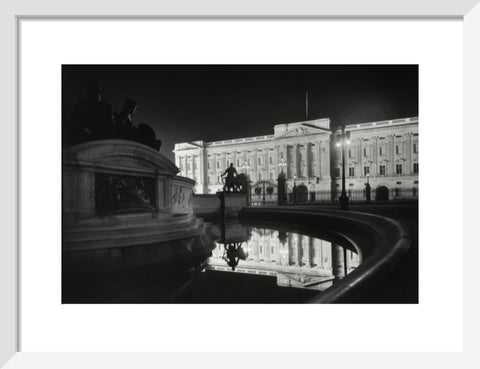 Buckingham Palace at night1920-1933