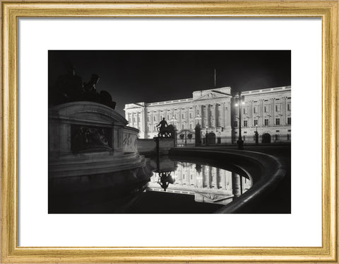 Buckingham Palace at night1920-1933