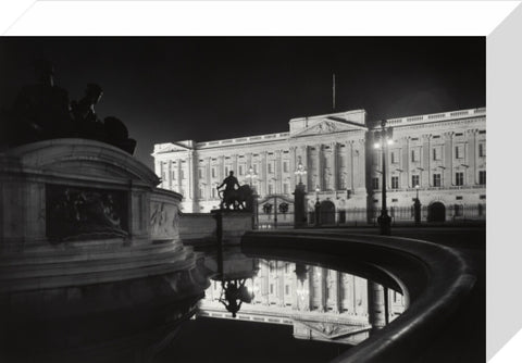 Buckingham Palace at night1920-1933