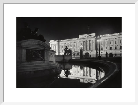 Buckingham Palace at night1920-1933