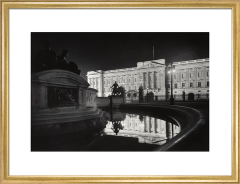 Buckingham Palace at night1920-1933