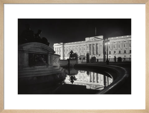 Buckingham Palace at night1920-1933
