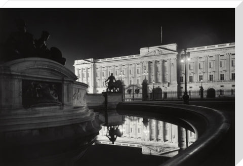 Buckingham Palace at night1920-1933