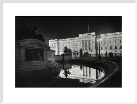 Buckingham Palace at night1920-1933