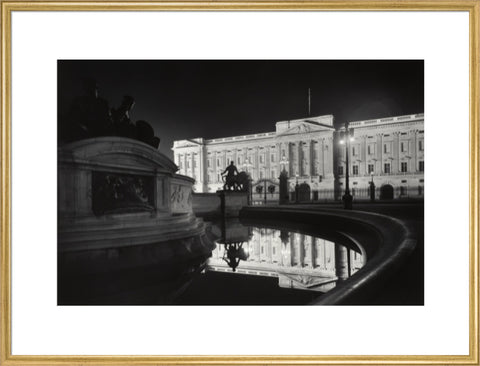 Buckingham Palace at night1920-1933