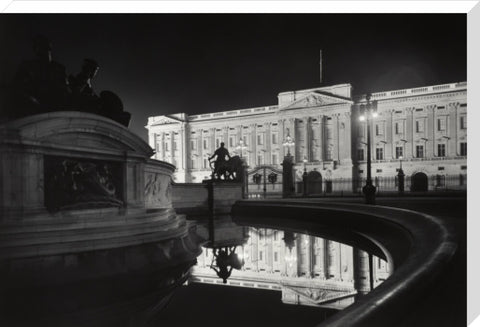 Buckingham Palace at night1920-1933