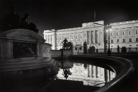 Buckingham Palace at night1920-1933