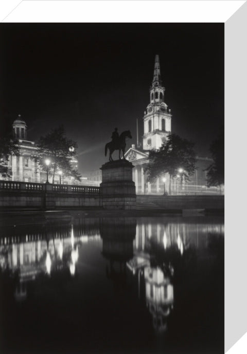 Trafalgar Square at night