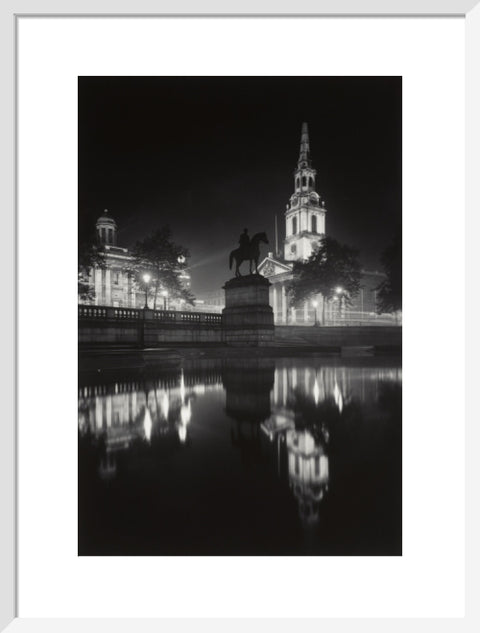 Trafalgar Square at night