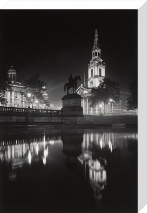 Trafalgar Square at night