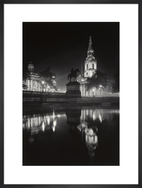 Trafalgar Square at night