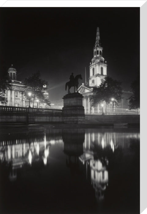 Trafalgar Square at night