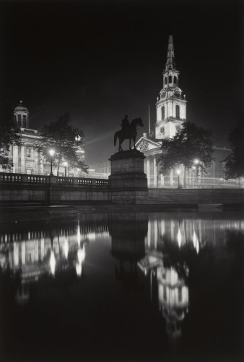 Trafalgar Square at night