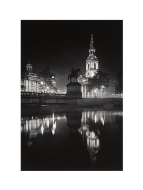 Trafalgar Square at night