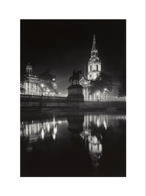 Trafalgar Square at night