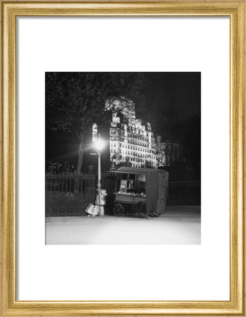 Shell Mex House at night C.1935