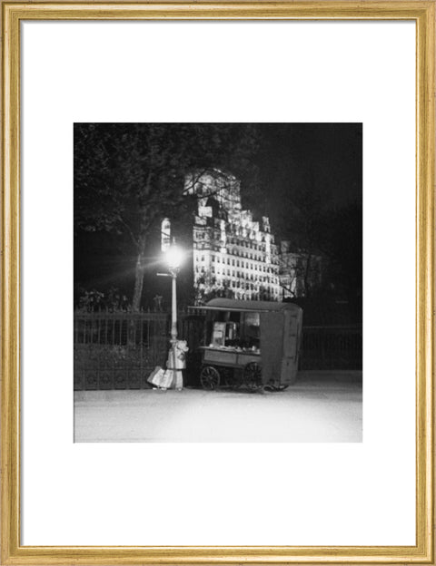 Shell Mex House at night C.1935