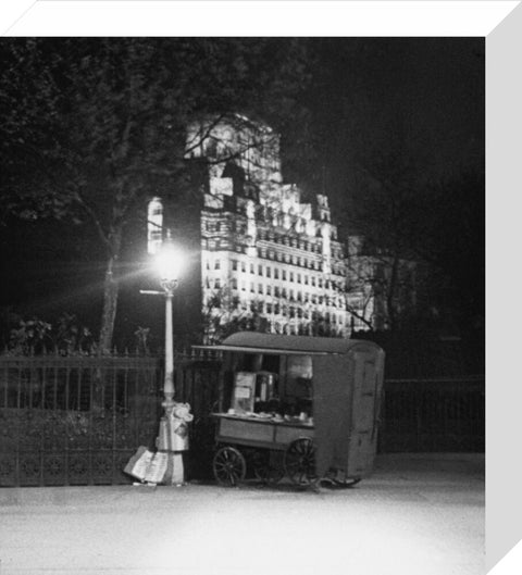 Shell Mex House at night C.1935