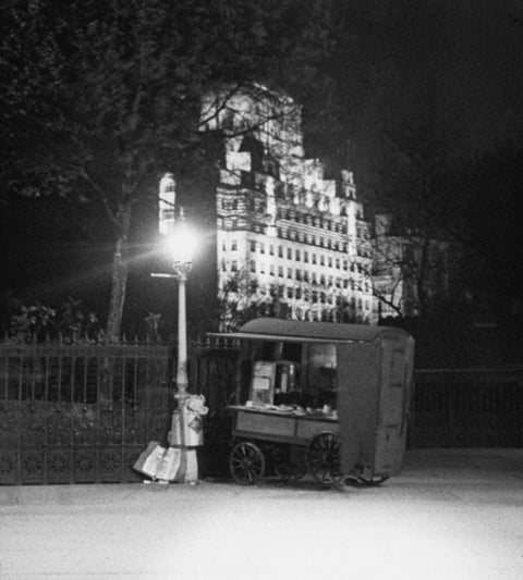 Shell Mex House at night C.1935