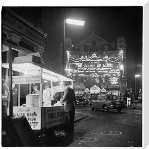 The Palace Theatre at night 1960